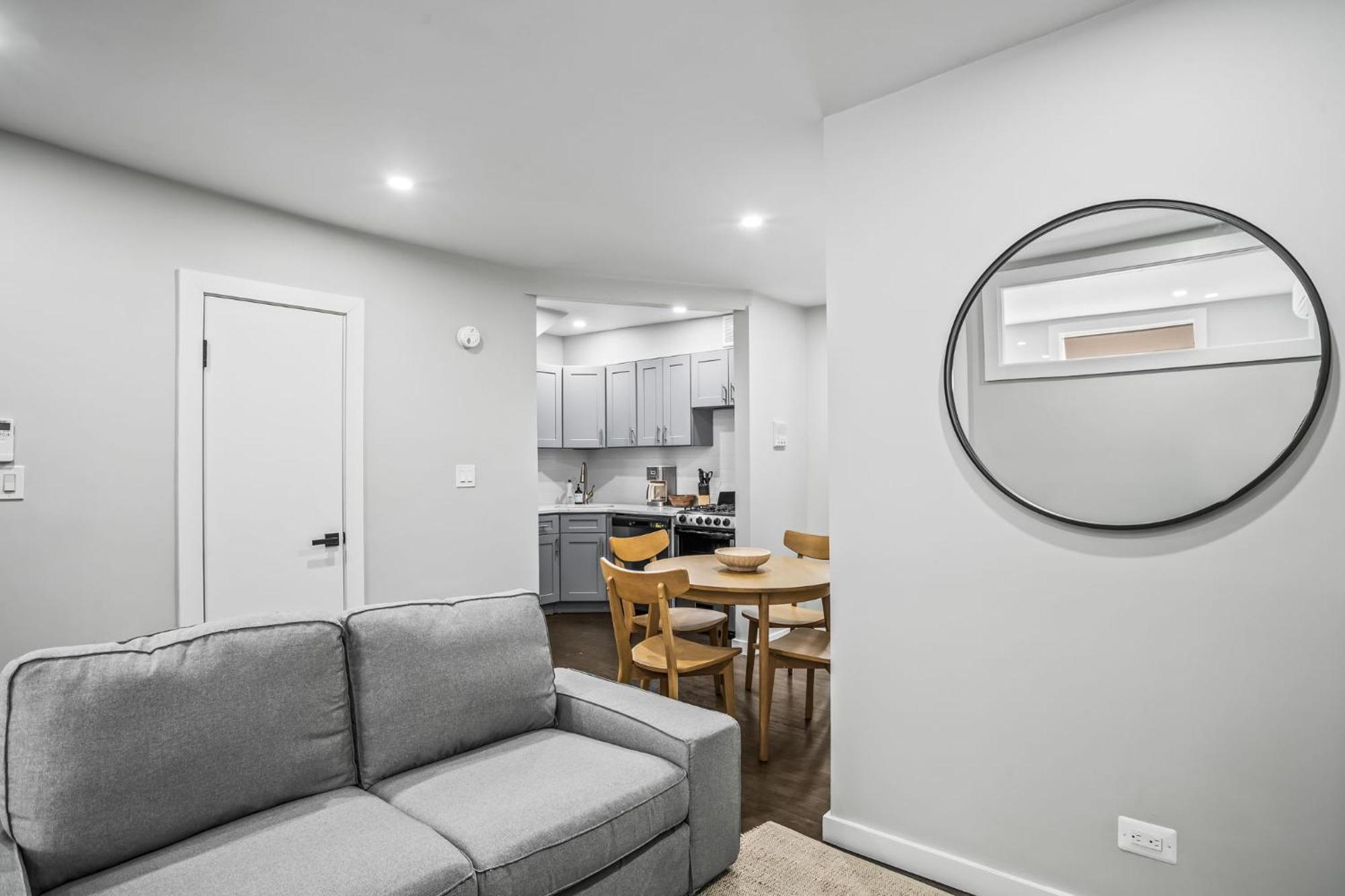 Cozy Corner 2 Bd 1 Bath Nova York